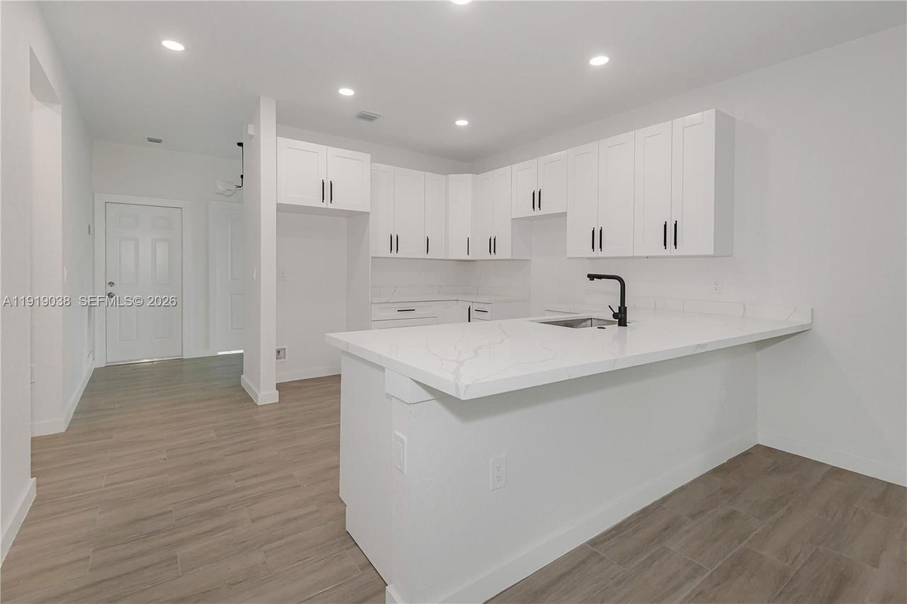 Real estate property located at 745 36th St, Broward, Oakland Park Second Add, Oakland Park, FL