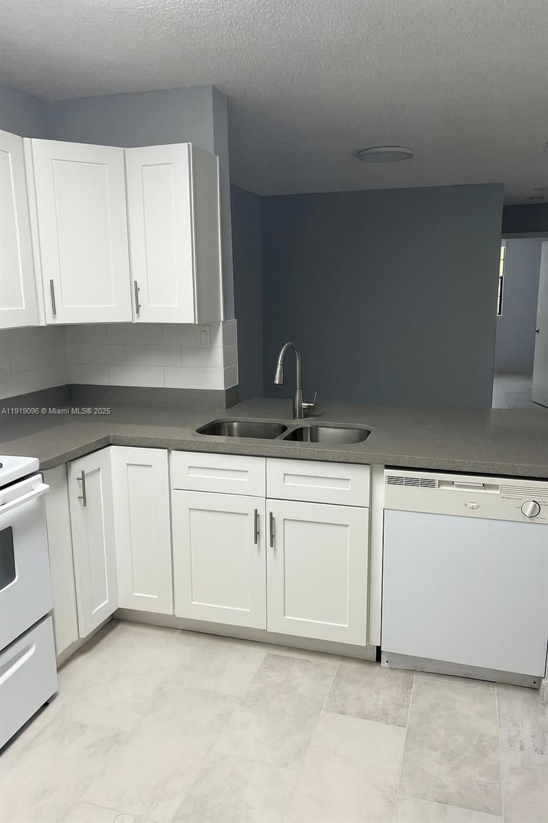 Real estate property located at 11205 Atlantic Blvd #203, Broward, Atlantic Springs Condo, Coral Springs, FL