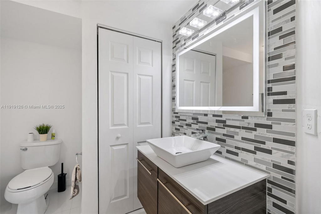 Real estate property located at 8780 116th Path, Miami-dade, St Moritz Estates, Doral, FL