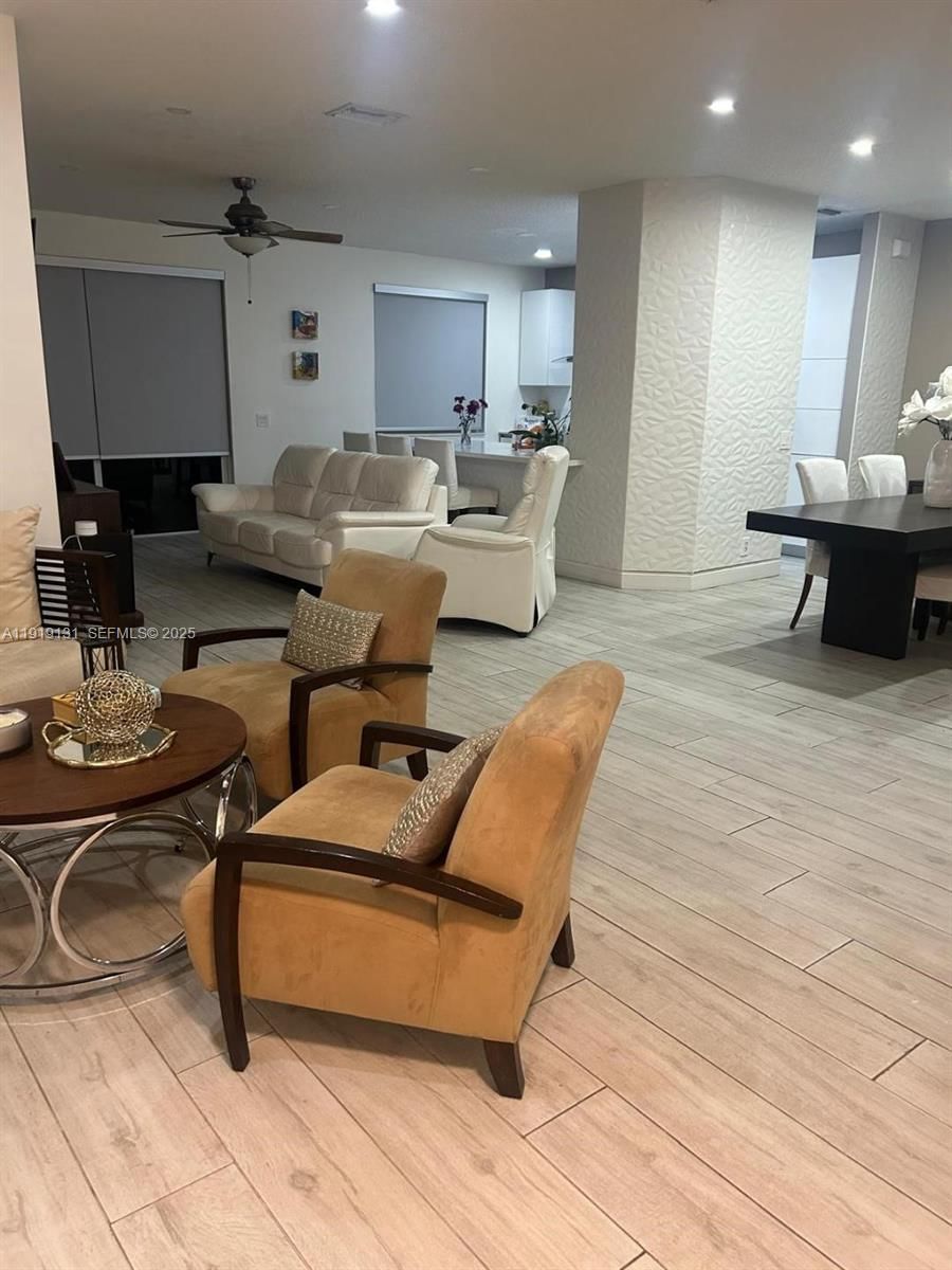 Real estate property located at 4466 Blossom Ln, Broward, Sectors 8 9 And 10 Plat, Weston, FL