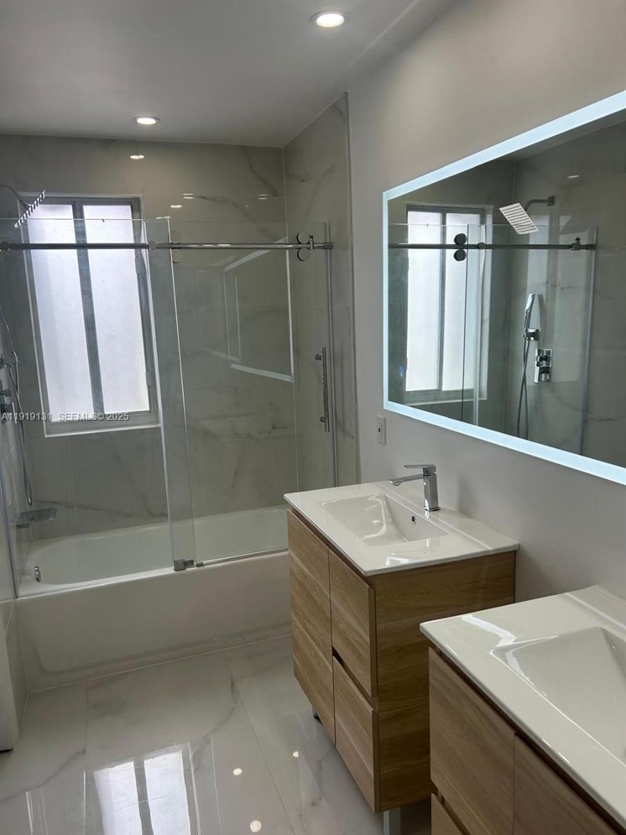 Real estate property located at 4466 Blossom Ln, Broward, Sectors 8 9 And 10 Plat, Weston, FL