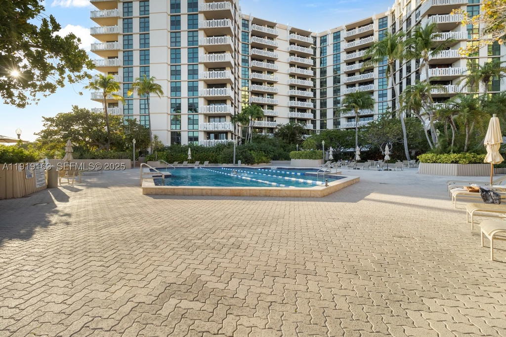 Real estate property located at 1121 Crandon Blvd D404, Miami-dade, Towers Of Key Biscayne Co, Key Biscayne, FL
