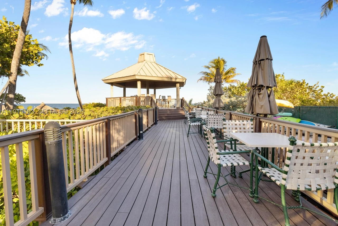 Real estate property located at 1121 Crandon Blvd D404, Miami-dade, Towers Of Key Biscayne Co, Key Biscayne, FL