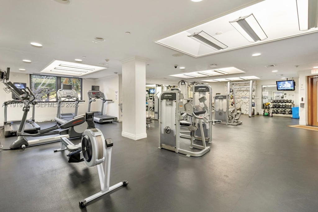 Real estate property located at 1121 Crandon Blvd D404, Miami-dade, Towers Of Key Biscayne Co, Key Biscayne, FL