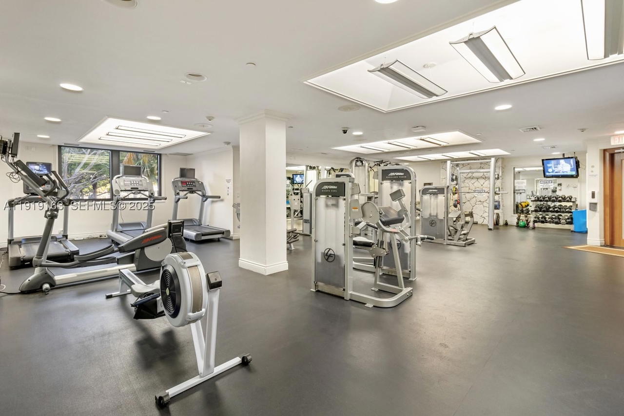 Real estate property located at 1121 Crandon Blvd D404, Miami-dade, Towers Of Key Biscayne Co, Key Biscayne, FL