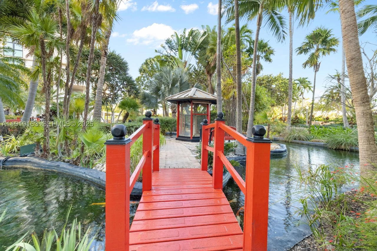Real estate property located at 1121 Crandon Blvd D404, Miami-dade, Towers Of Key Biscayne Co, Key Biscayne, FL
