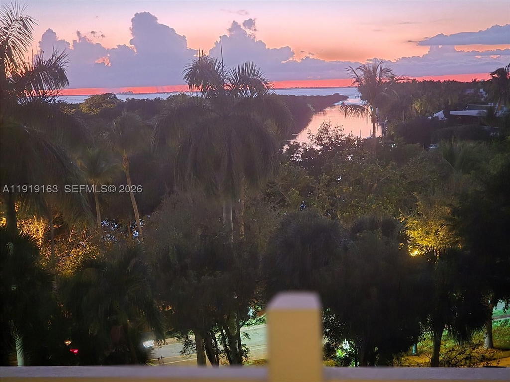 Real estate property located at 1121 Crandon Blvd D404, Miami-dade, Towers Of Key Biscayne Co, Key Biscayne, FL