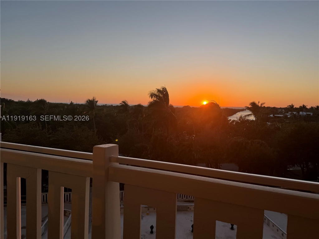 Real estate property located at 1121 Crandon Blvd D404, Miami-dade, Towers Of Key Biscayne Co, Key Biscayne, FL