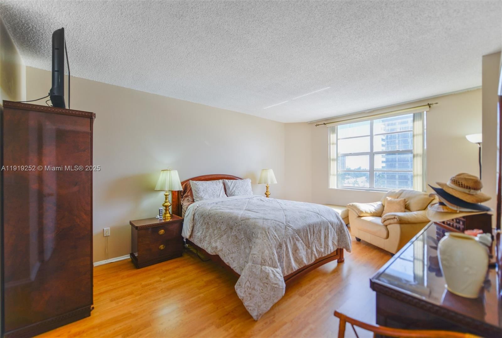Real estate property located at 1985 Ocean Dr #6J, Broward, Hemispheres Condo, Hallandale Beach, FL