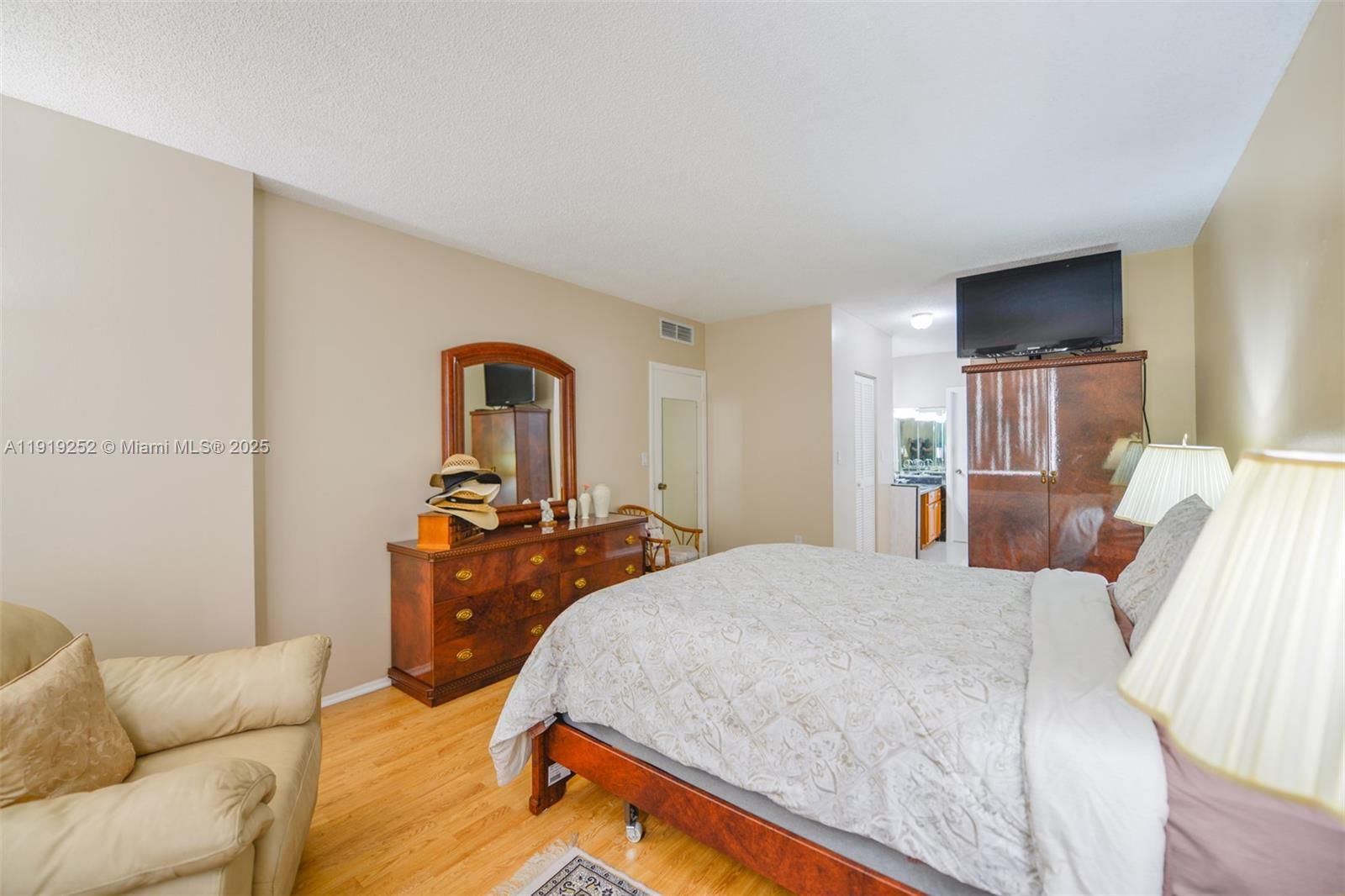 Real estate property located at 1985 Ocean Dr #6J, Broward, Hemispheres Condo, Hallandale Beach, FL