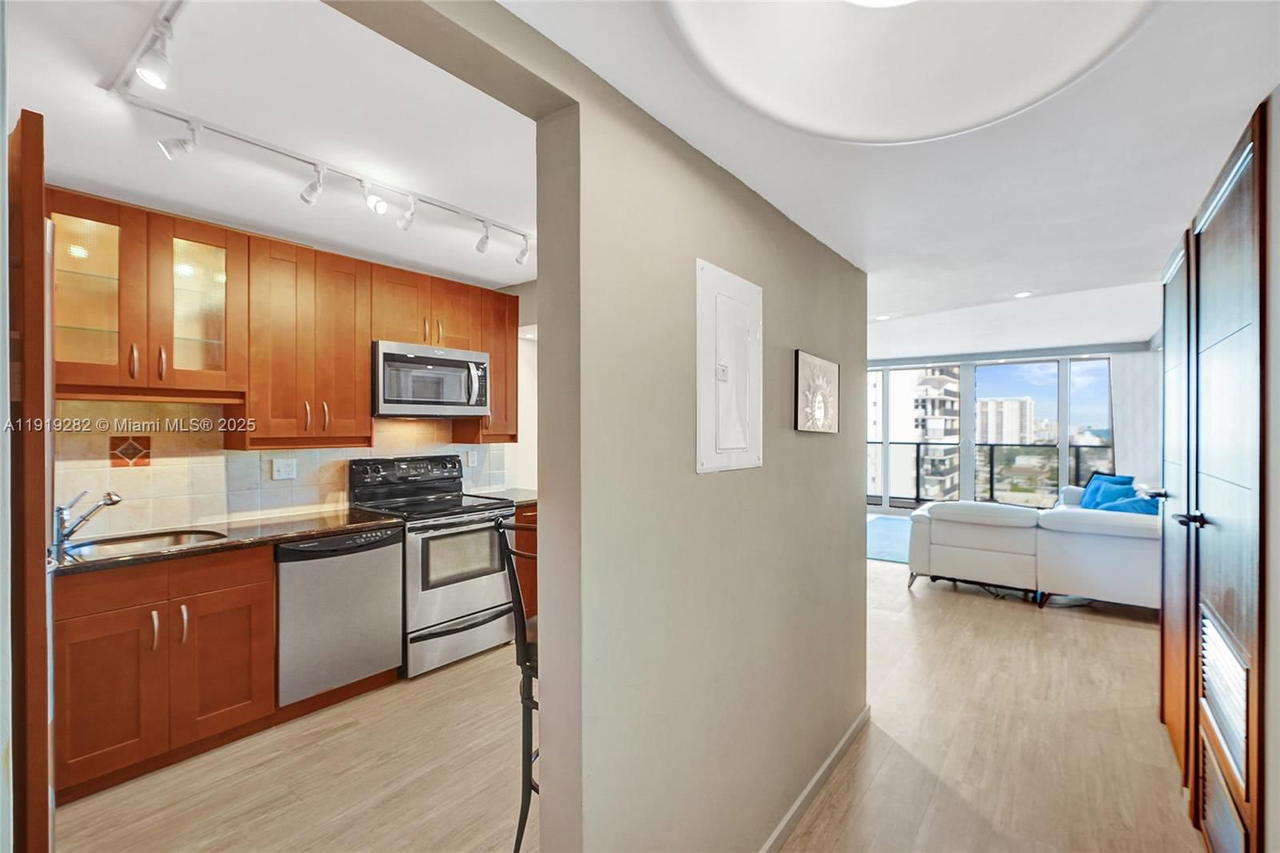 Real estate property located at 2301 Ocean Dr #1204, Broward, Catania Condo, Hollywood, FL