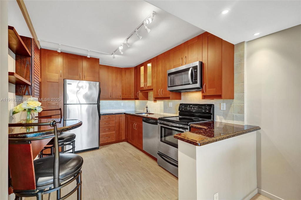 Real estate property located at 2301 Ocean Dr #1204, Broward, Catania Condo, Hollywood, FL