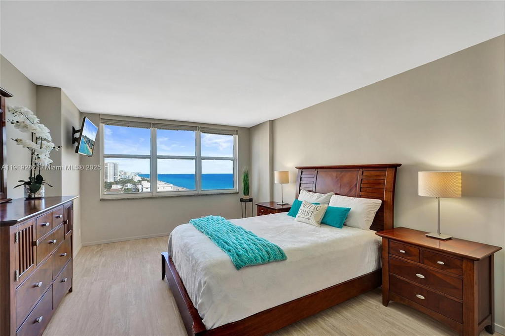Real estate property located at 2301 Ocean Dr #1204, Broward, Catania Condo, Hollywood, FL