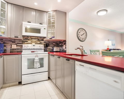Real estate property located at 4705 35th St #616, Broward, Poinciana Gardens Condo, Lauderdale Lakes, FL