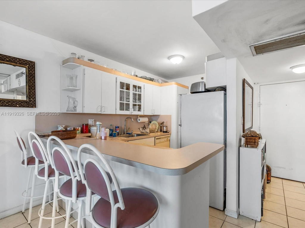 Real estate property located at 100 Lincoln Rd #423, Miami-dade, The Decoplage Condo, Miami Beach, FL