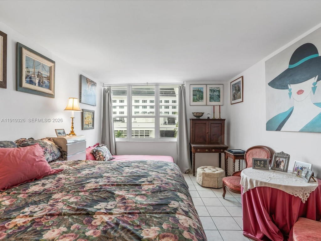 Real estate property located at 100 Lincoln Rd #423, Miami-dade, The Decoplage Condo, Miami Beach, FL