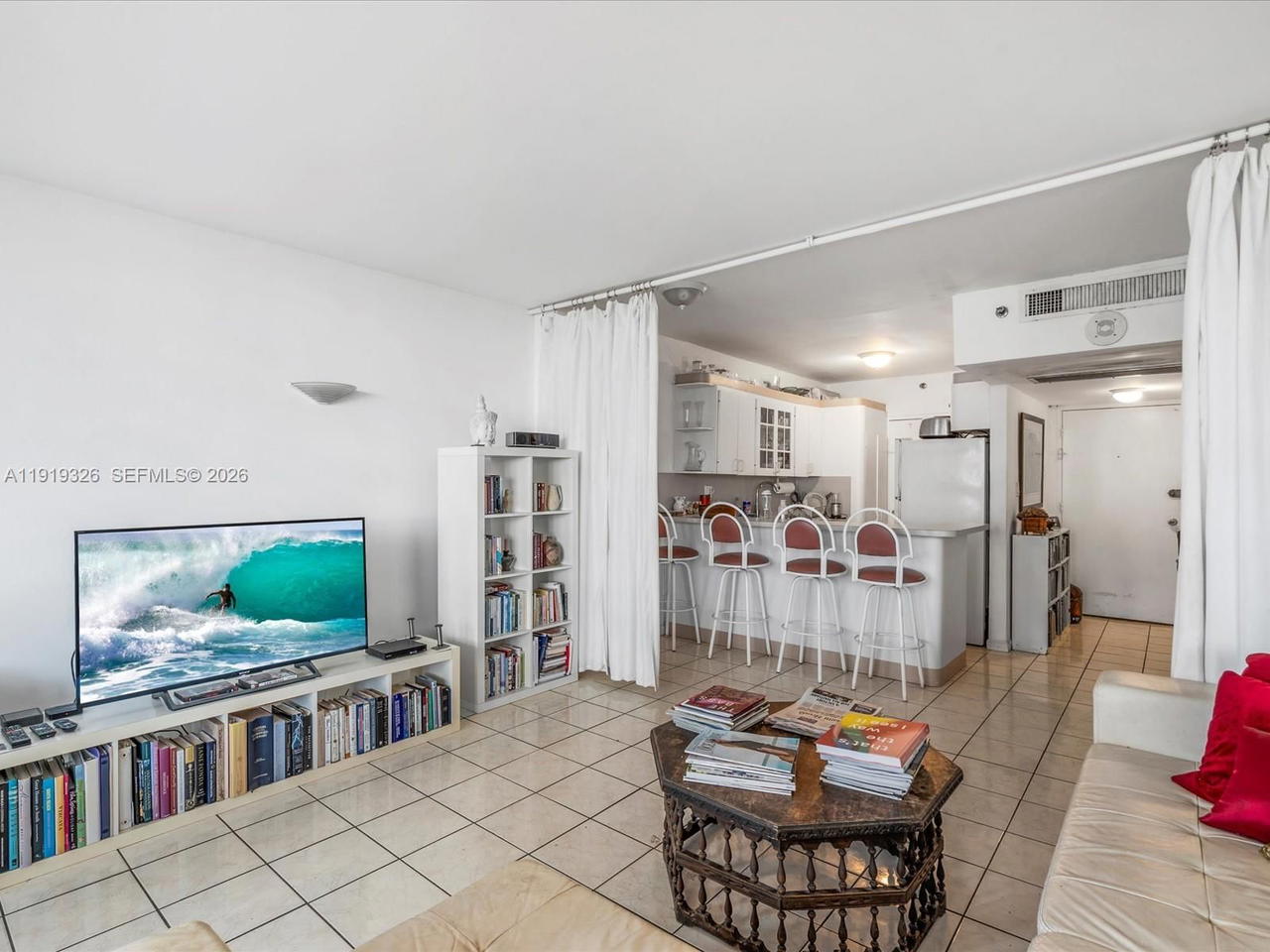 Real estate property located at 100 Lincoln Rd #423, Miami-dade, The Decoplage Condo, Miami Beach, FL