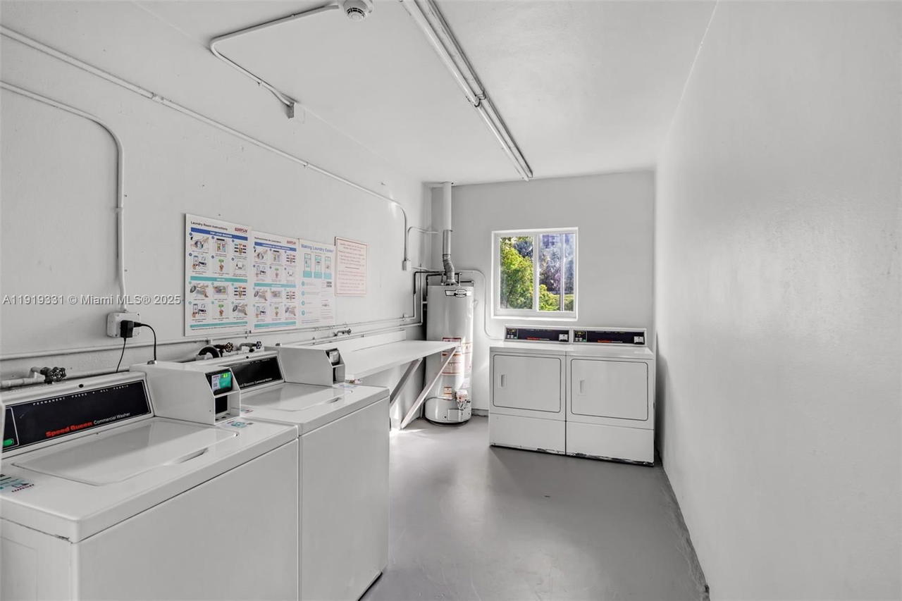 Real estate property located at 9621 77th Ave #204B, Miami-dade, Woodside In Kendall Condo, Miami, FL