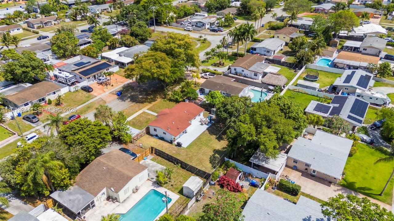 Real estate property located at 330 70th Ave, Broward, Boulevard Heights Sec 7, Hollywood, FL