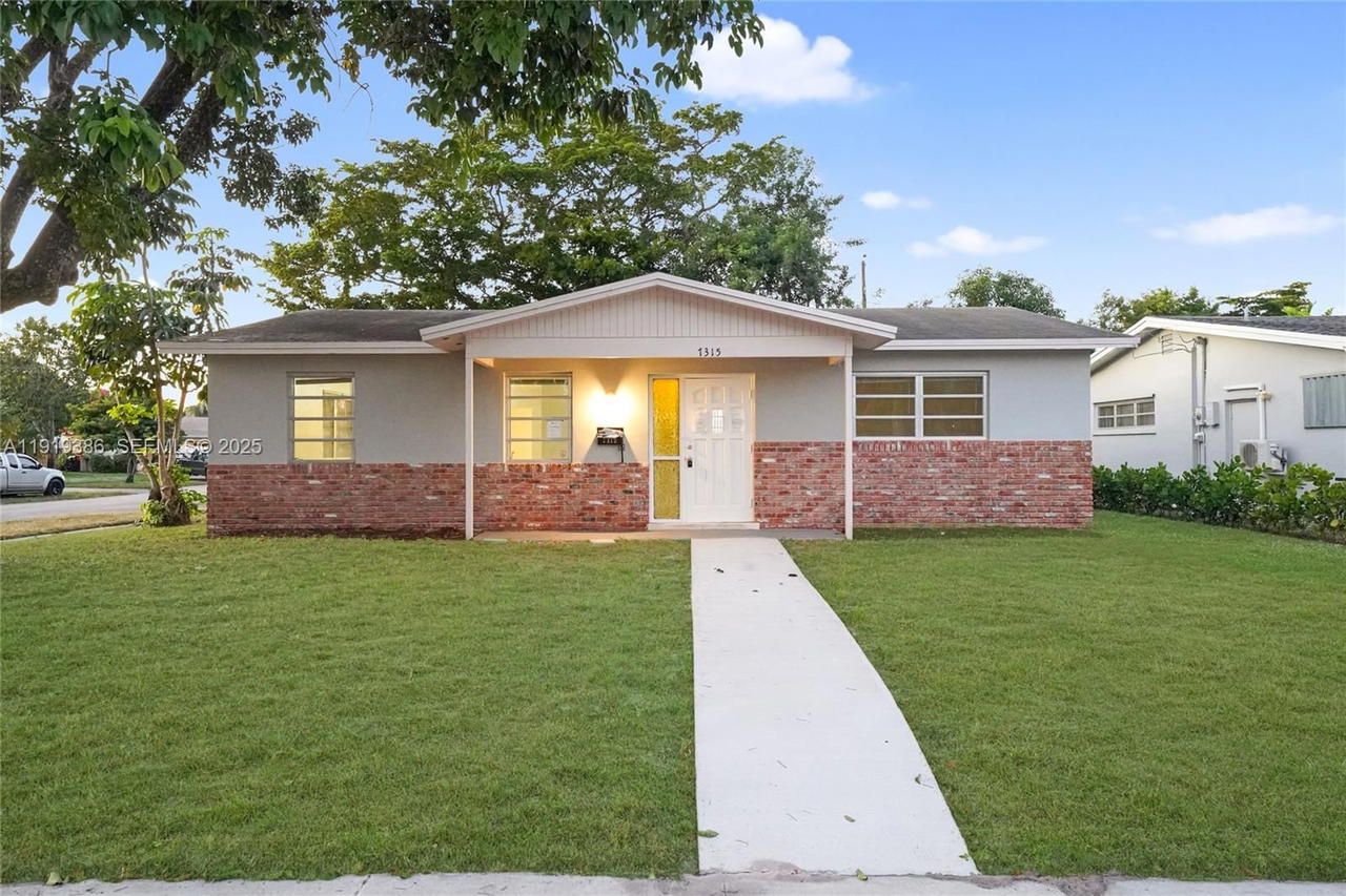 Real estate property located at 7315 Allen Dr, Broward, Boulevard Heights Sec 1, Hollywood, FL