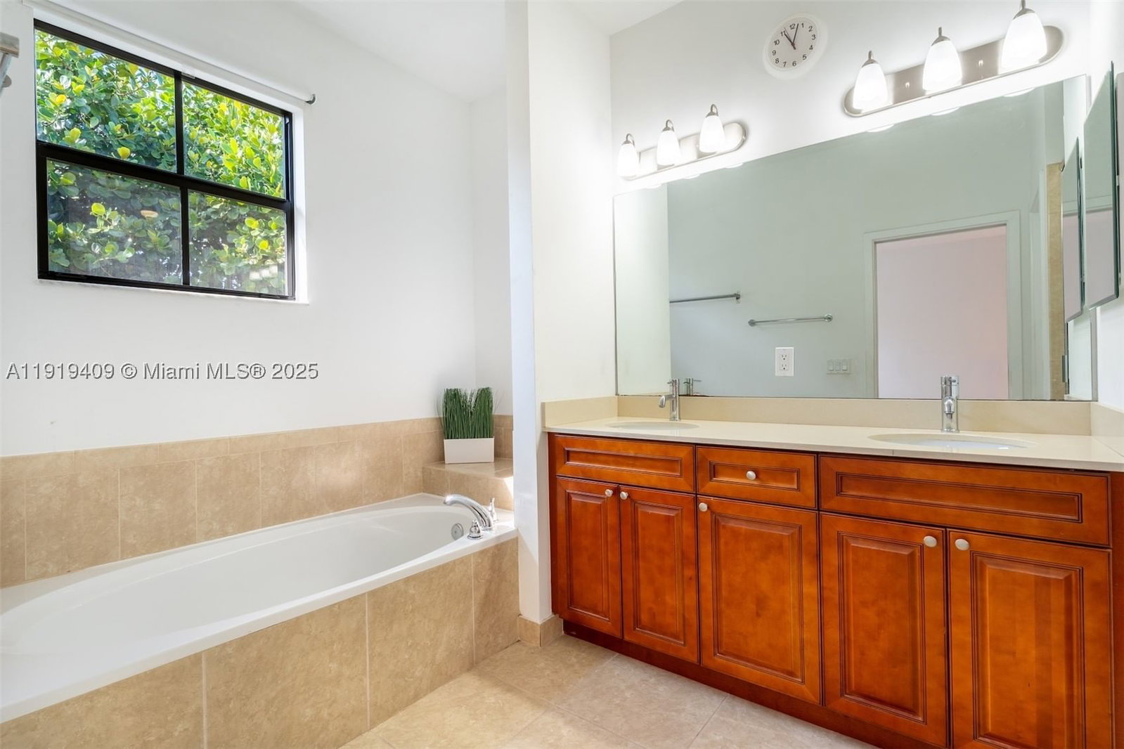 Real estate property located at 4816 56th Ct, Broward, Sabal Palm By Prestige, Tamarac, FL
