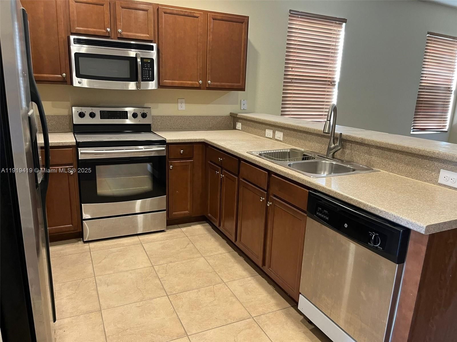 Real estate property located at 8854 35 AVE #8854, Miami-dade, Bellagio, Hialeah, FL