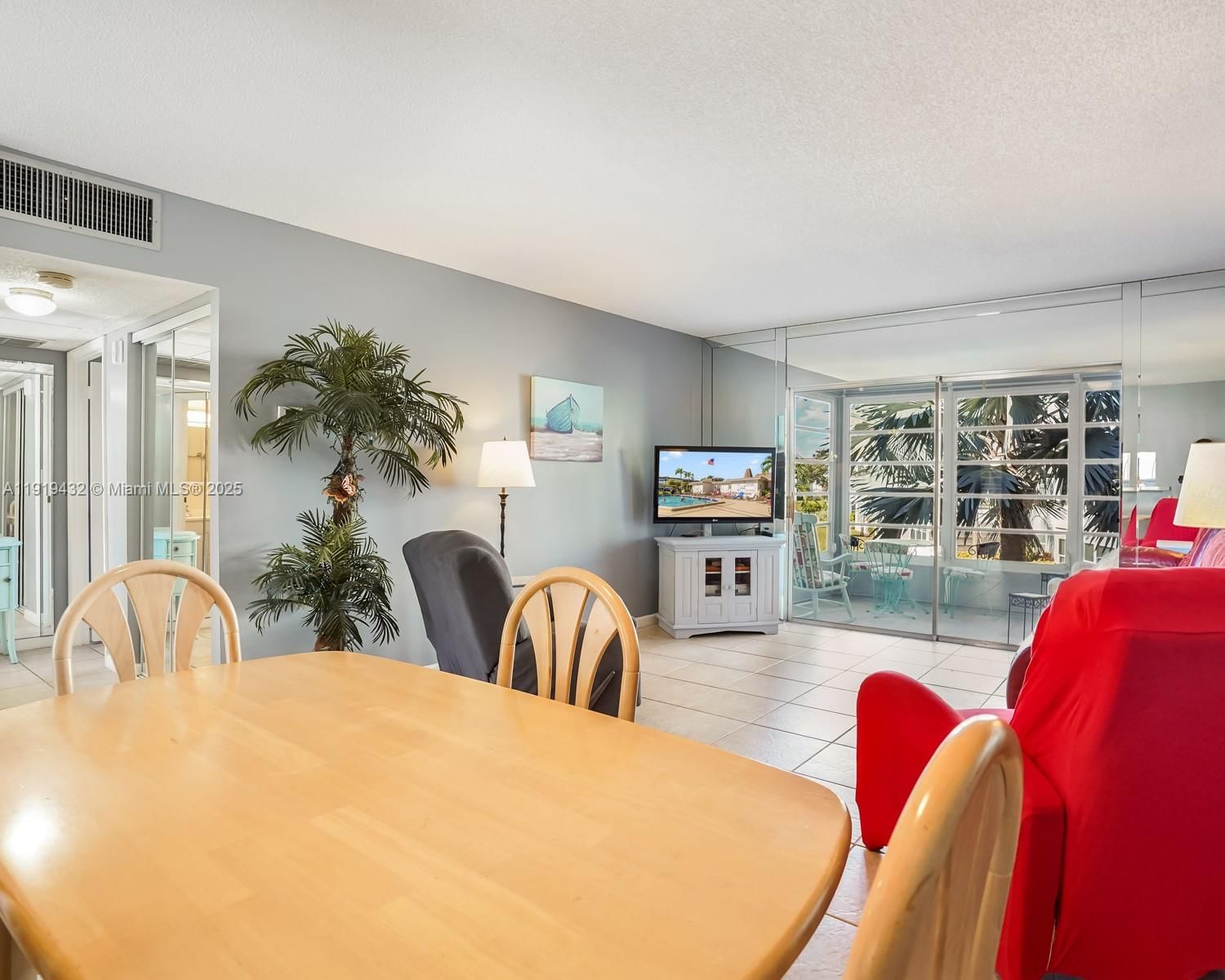Real estate property located at 4705 35th St #515, Broward, Poinciana Gardens Condo, Lauderdale Lakes, FL