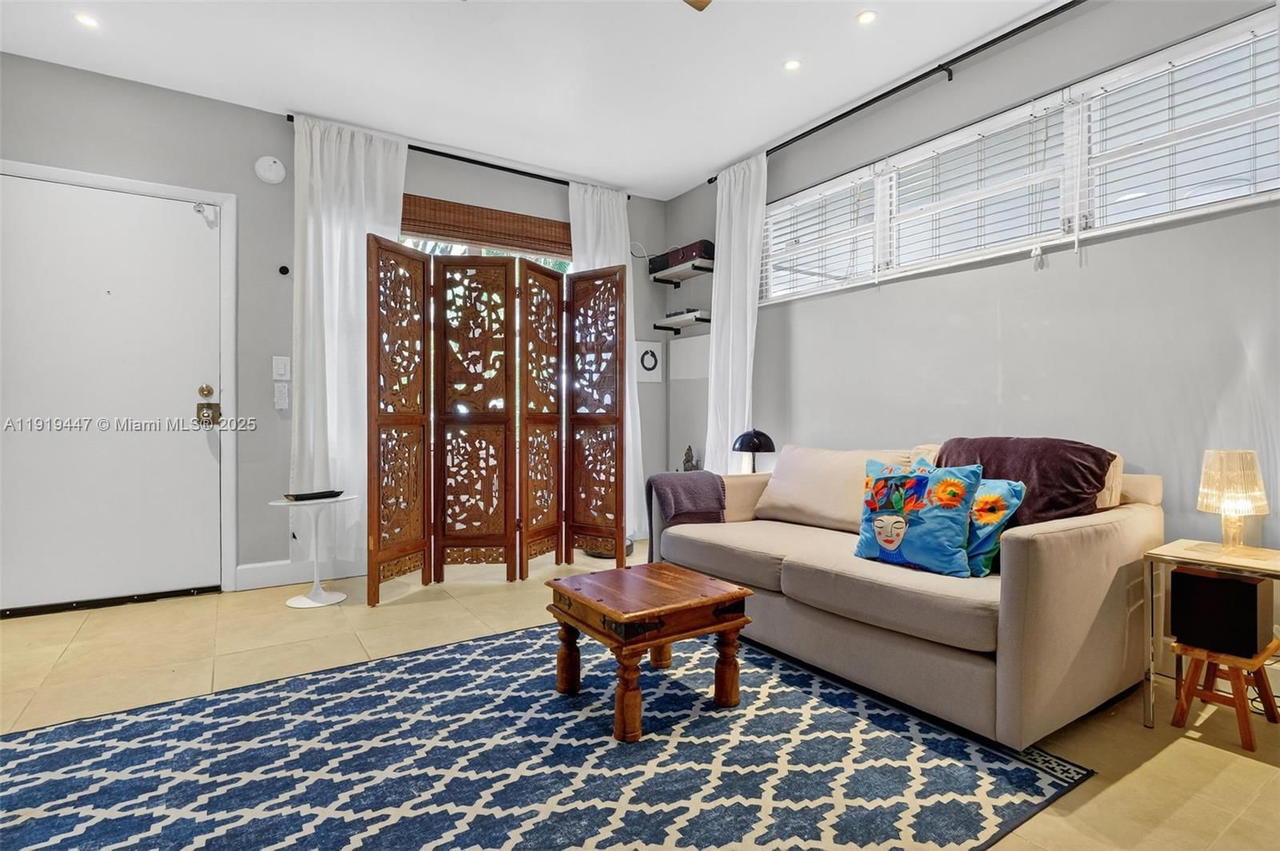 Real estate property located at 2445 Lake Pancoast Dr #4, Miami-dade, Helen Mar Condo, Miami Beach, FL