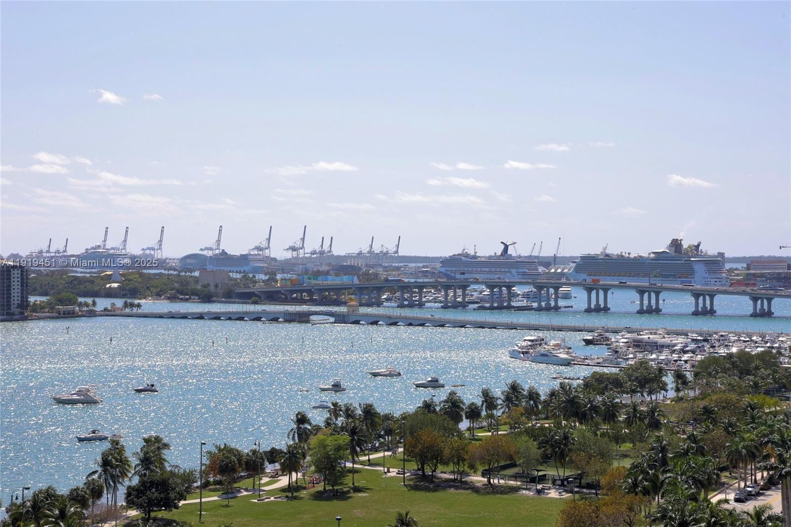 Real estate property located at 2020 Bayshore Dr #1604, Miami-dade, Paramount Bay Condo, Miami, FL