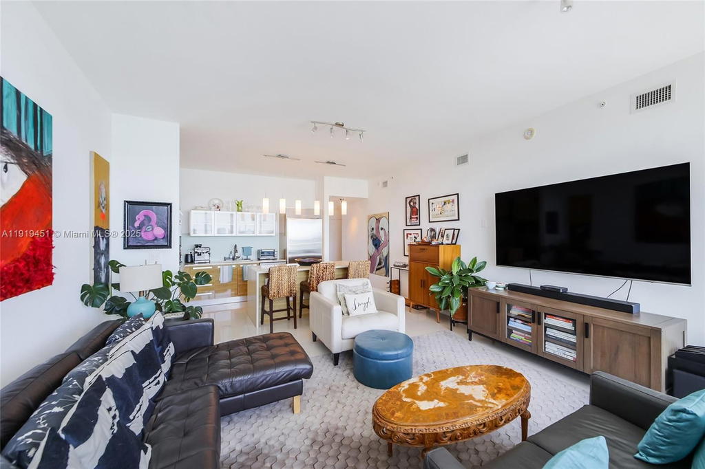 Real estate property located at 2020 Bayshore Dr #1604, Miami-dade, Paramount Bay Condo, Miami, FL