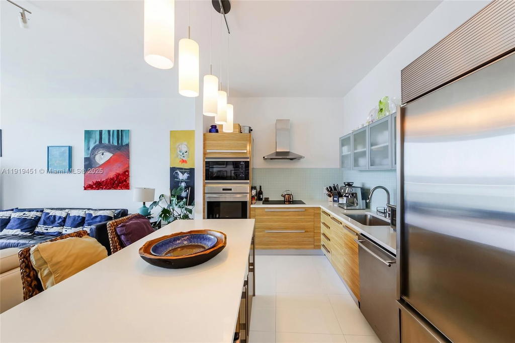 Real estate property located at 2020 Bayshore Dr #1604, Miami-dade, Paramount Bay Condo, Miami, FL