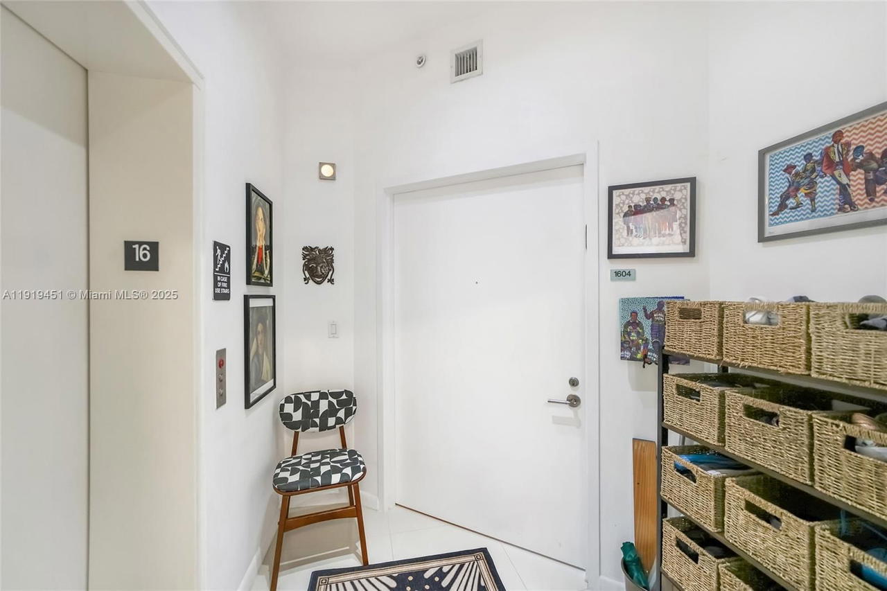 Real estate property located at 2020 Bayshore Dr #1604, Miami-dade, Paramount Bay Condo, Miami, FL