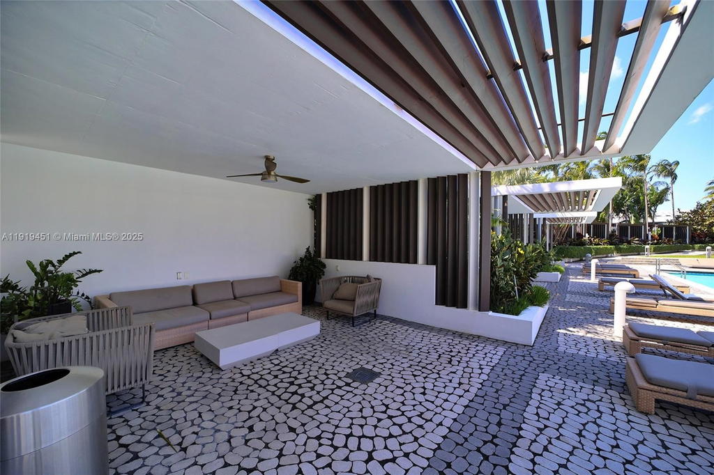Real estate property located at 2020 Bayshore Dr #1604, Miami-dade, Paramount Bay Condo, Miami, FL