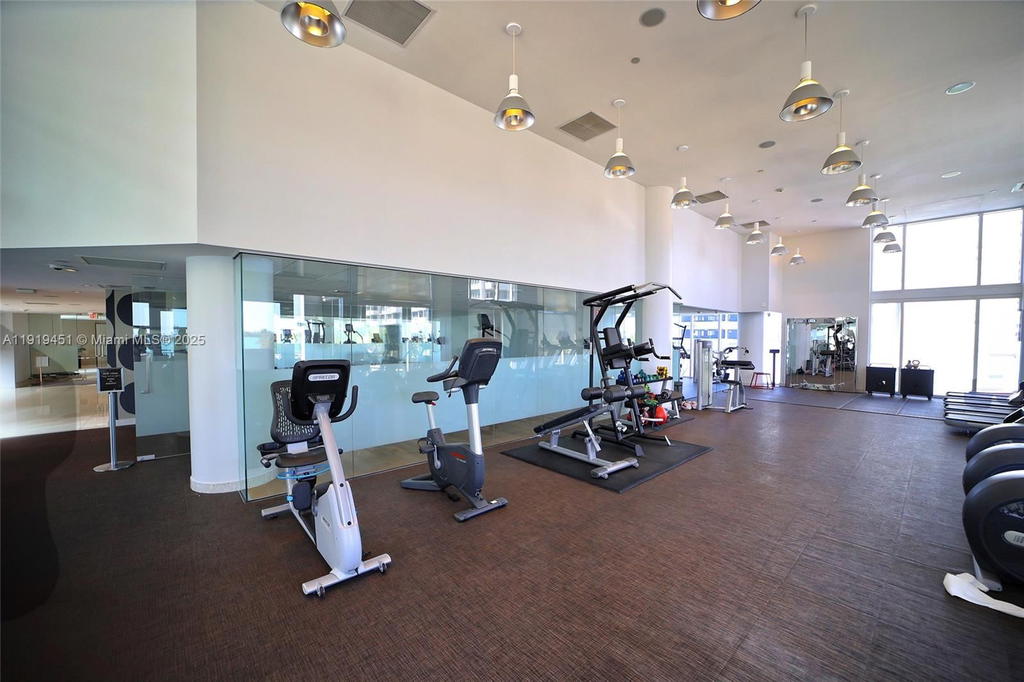 Real estate property located at 2020 Bayshore Dr #1604, Miami-dade, Paramount Bay Condo, Miami, FL