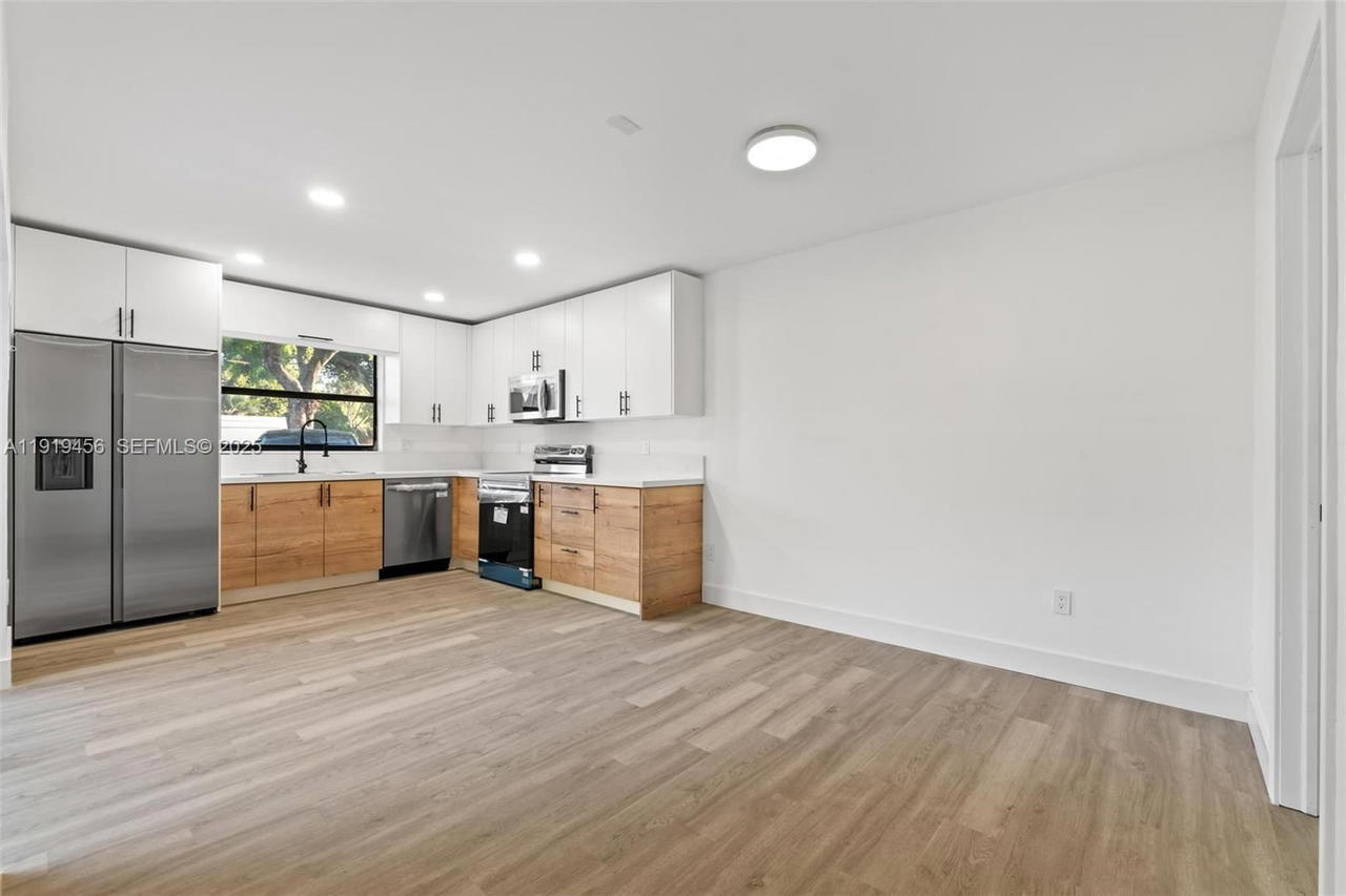 Real estate property located at 14201 94th Cir Ln #103-5, Miami-dade, Camelot One Condo, Miami, FL