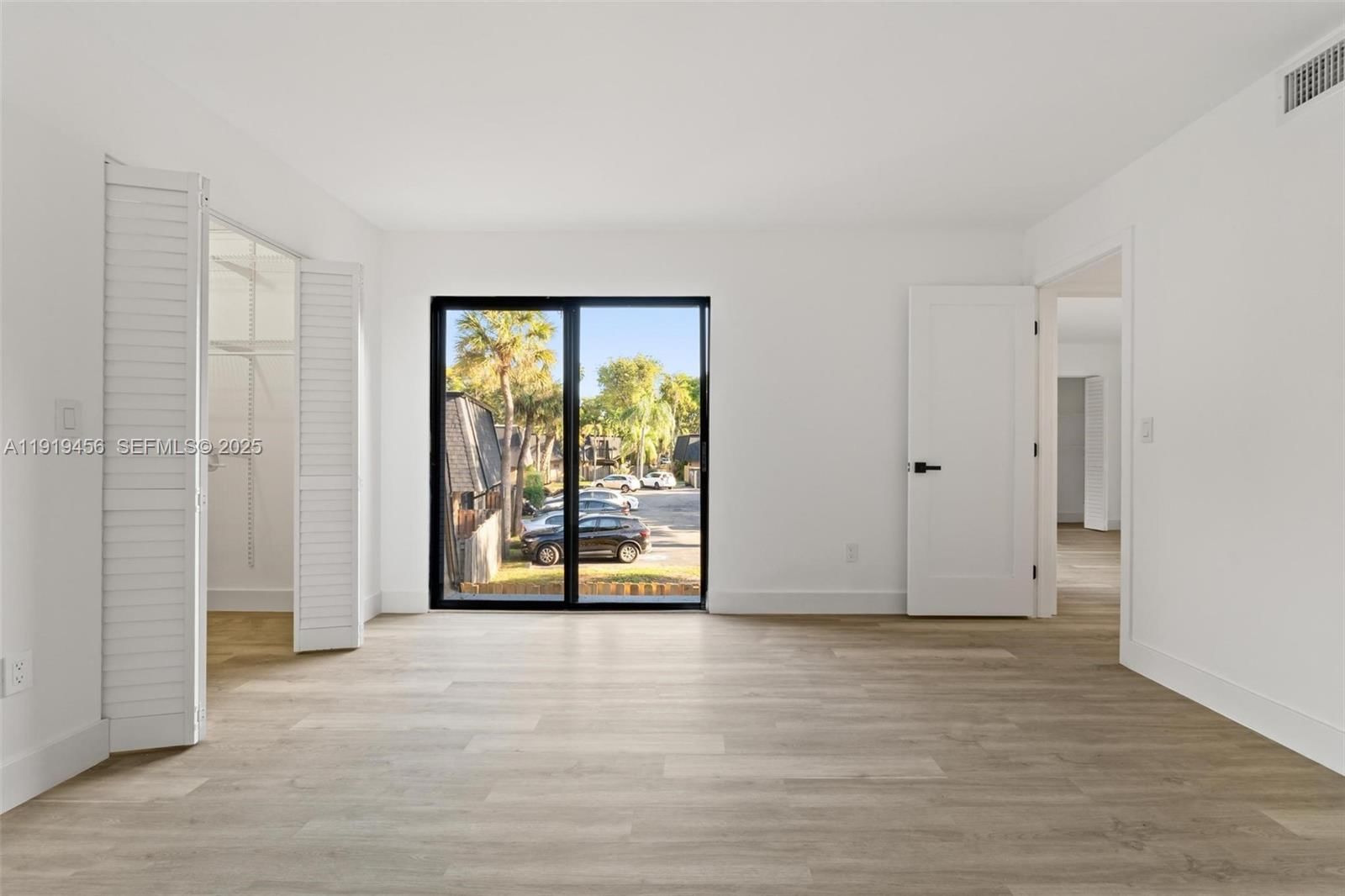 Real estate property located at 14201 94th Cir Ln #103-5, Miami-dade, Camelot One Condo, Miami, FL