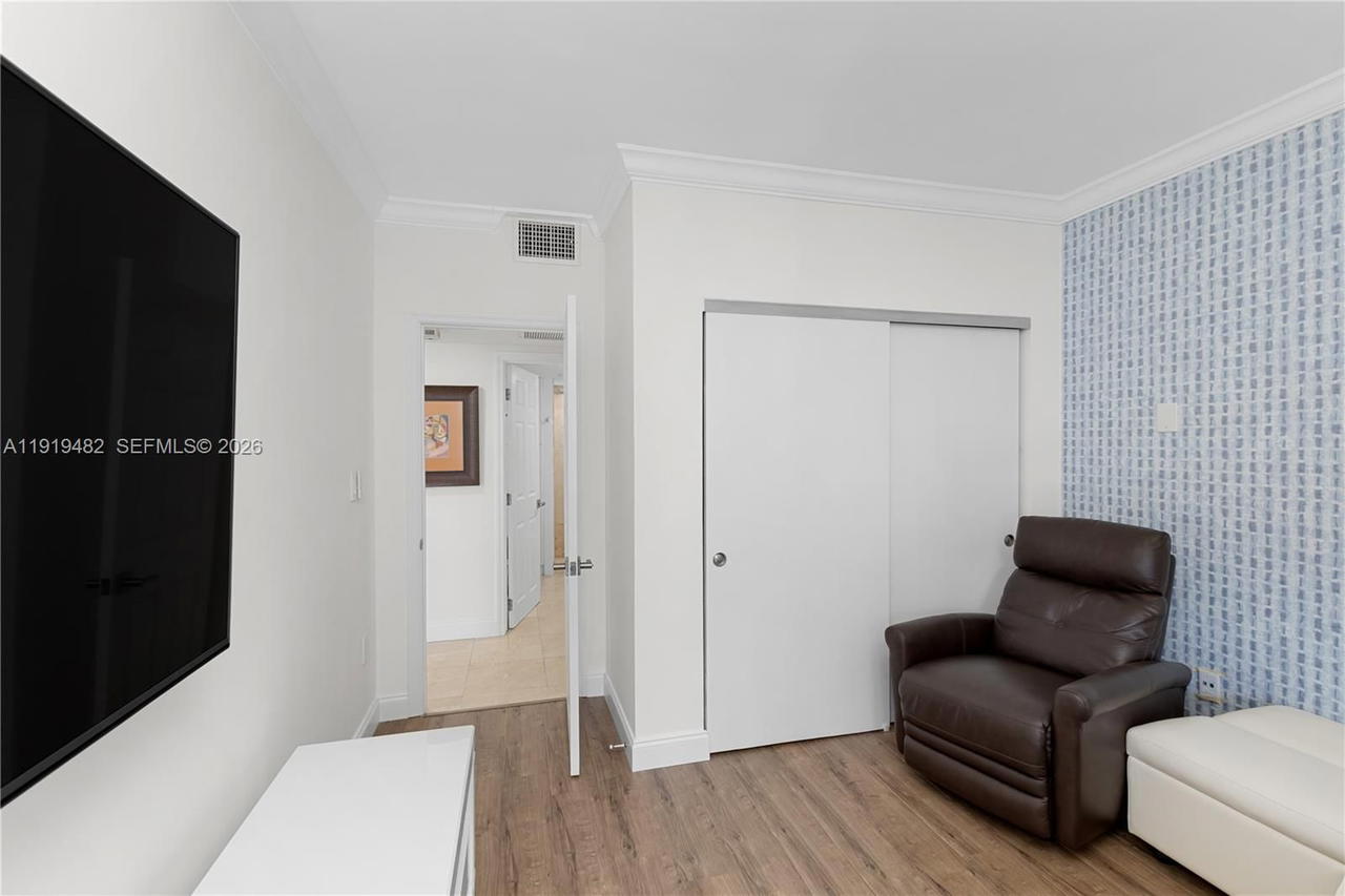 Real estate property located at 520 Brickell Key Dr A1207, Miami-dade, Brickell Key One Condo, Miami, FL