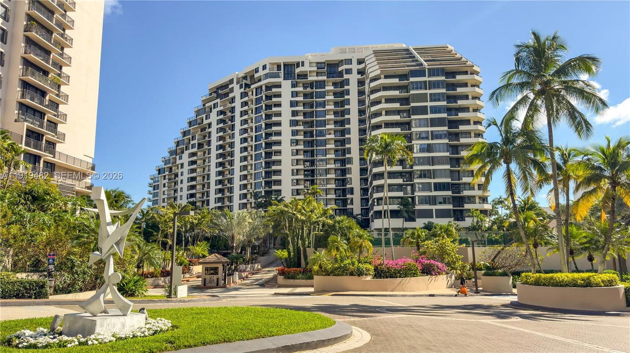 Real estate property located at 520 Brickell Key Dr A1207, Miami-dade, Brickell Key One Condo, Miami, FL