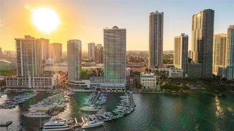 Real estate property located at 1717 Bayshore Dr A-1953, Miami-dade, Venetia Condo, Miami, FL