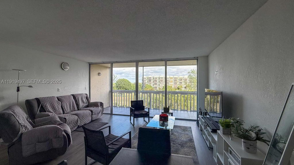 Real estate property located at 7051 Environ Blvd #436, Broward, Environ I Condo 5 And 6, Lauderhill, FL