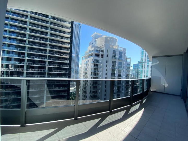 Real estate property located at 1000 Brickell Plz #3207, Miami-dade, Brickell Flatiron Condo, Miami, FL