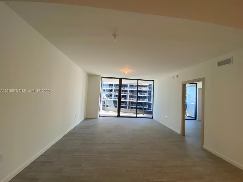 Real estate property located at 1000 Brickell Plz #3207, Miami-dade, Brickell Flatiron Condo, Miami, FL