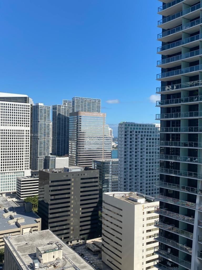 Real estate property located at 1000 Brickell Plz #3207, Miami-dade, Brickell Flatiron Condo, Miami, FL