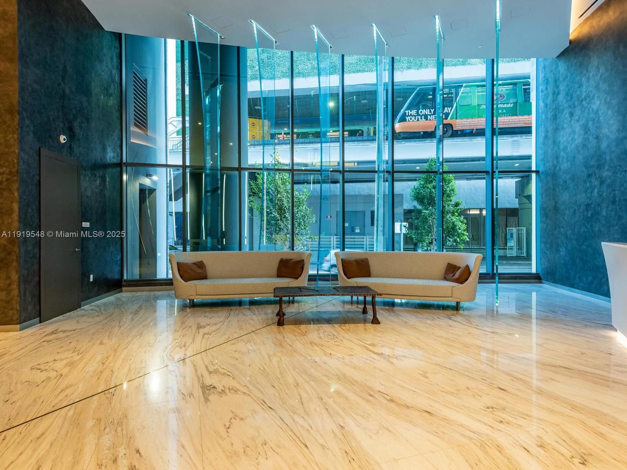 Real estate property located at 1000 Brickell Plz #3207, Miami-dade, Brickell Flatiron Condo, Miami, FL