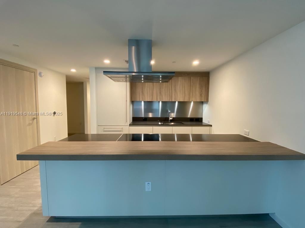 Real estate property located at 1000 Brickell Plz #3207, Miami-dade, Brickell Flatiron Condo, Miami, FL