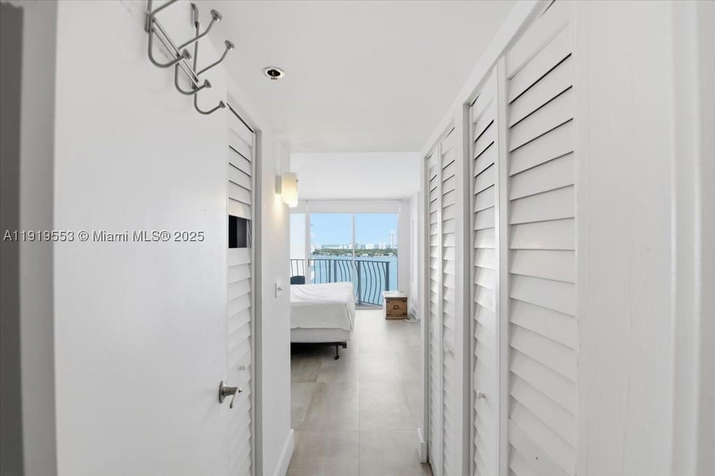 Real estate property located at 7601 Treasure Dr # 2109, Miami-dade, Grandview Palace, North Bay Village, FL