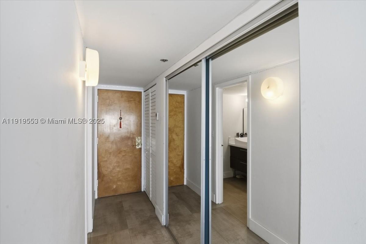 Real estate property located at 7601 Treasure Dr # 2109, Miami-dade, Grandview Palace, North Bay Village, FL