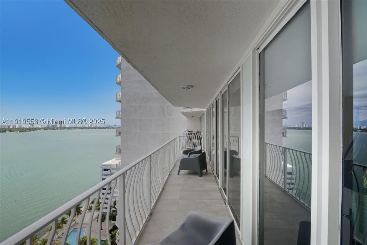 Real estate property located at 7601 Treasure Dr # 2109, Miami-dade, Grandview Palace, North Bay Village, FL
