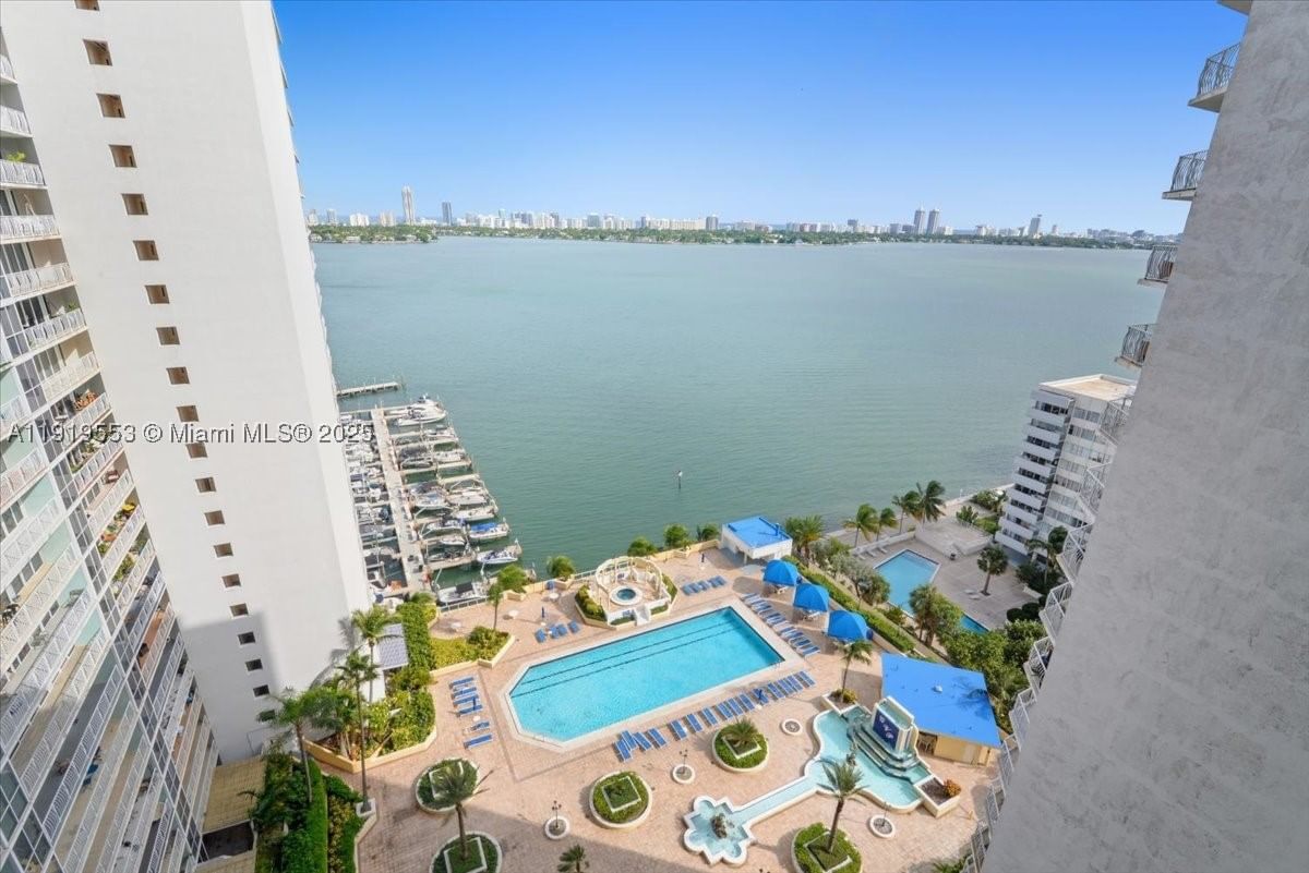 Real estate property located at 7601 Treasure Dr # 2109, Miami-dade, Grandview Palace, North Bay Village, FL