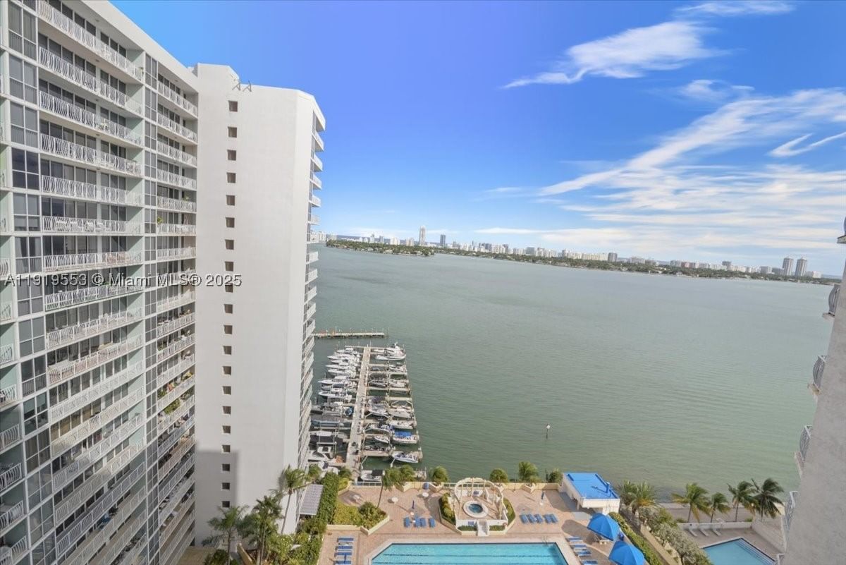 Real estate property located at 7601 Treasure Dr # 2109, Miami-dade, Grandview Palace, North Bay Village, FL